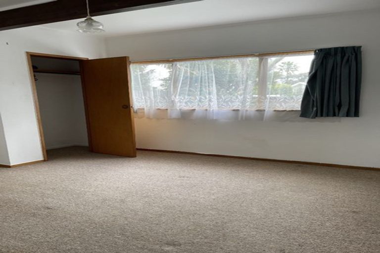 Photo of property in 36 Graham Avenue, Te Atatu Peninsula, Auckland, 0610