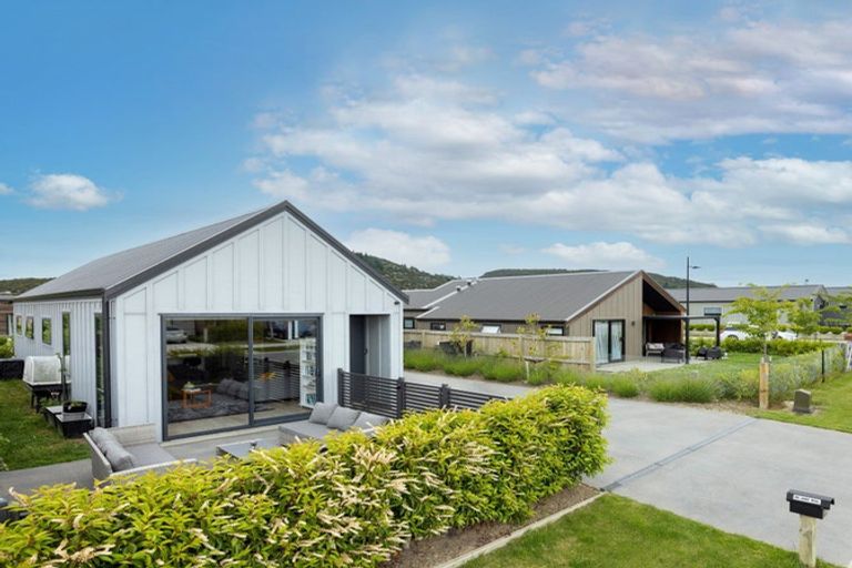 Photo of property in 16 Mount Burke Street, Wanaka, 9305