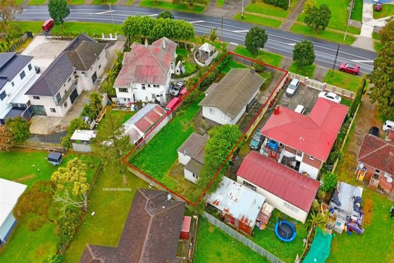 Photo of property in 553 Massey Road, Mangere, Auckland, 2022