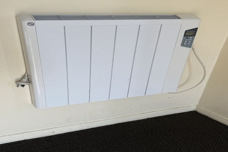 Photo of property in 10 Norfolk Grove, Cannons Creek, Porirua, 5024