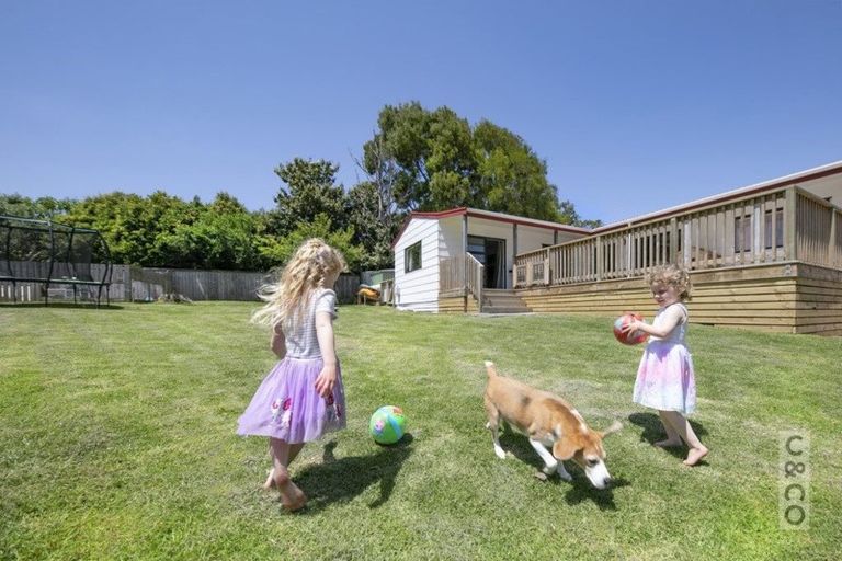 Photo of property in 9 Duke Street, Riverhead, 0820