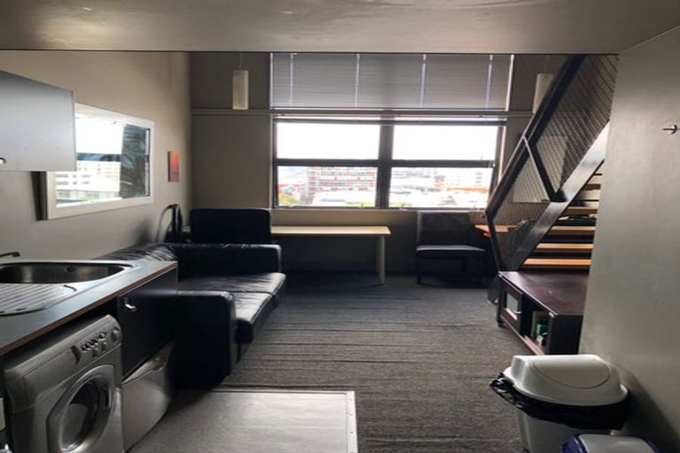 Photo of property in Urbane Apartments, 31/29 Webb Street, Mount Cook, Wellington, 6011