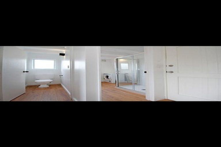 Photo of property in 18 Edgerton Road, Te Atatu Peninsula, Auckland, 0610