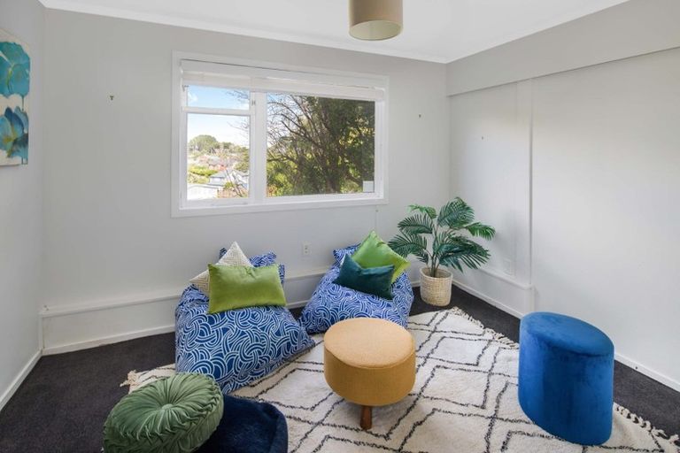 Photo of property in 18 Fairburn Grove, Johnsonville, Wellington, 6037