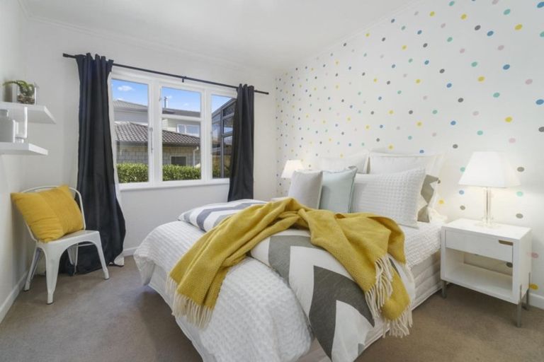 Photo of property in 6 Kervil Avenue, Te Atatu Peninsula, Auckland, 0610