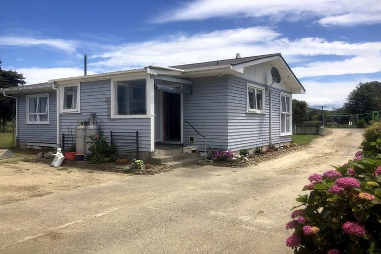 Photo of property in 10 Jones Street, Porangahau, 4291