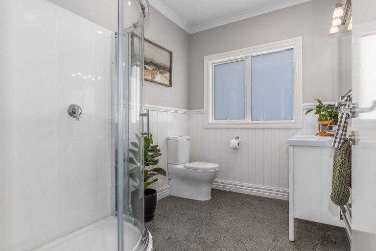 Photo of property in 1068 Queen Street East, Levin, 5510