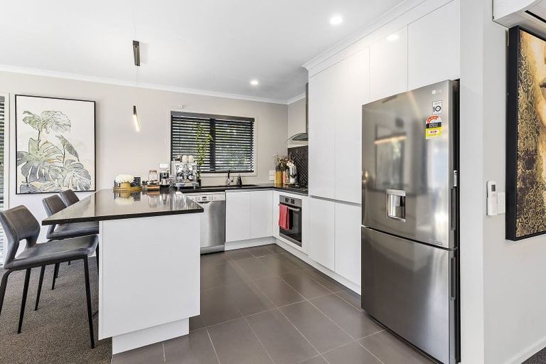 Photo of property in 14 Mooring Close, Whitby, Porirua, 5024