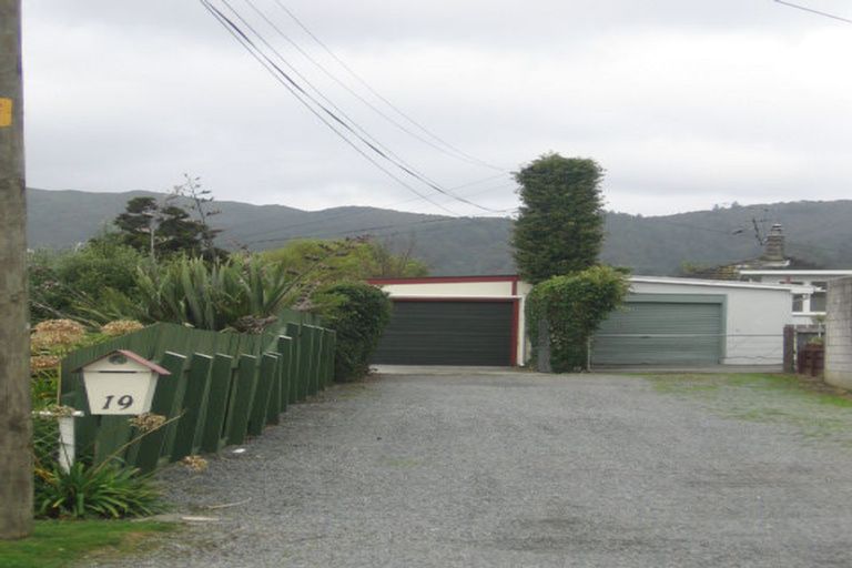 Photo of property in 21 Rawhiti Street, Stokes Valley, Lower Hutt, 5019