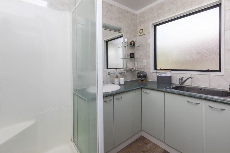 Photo of property in 122b Yaldhurst Road, Sockburn, Christchurch, 8042