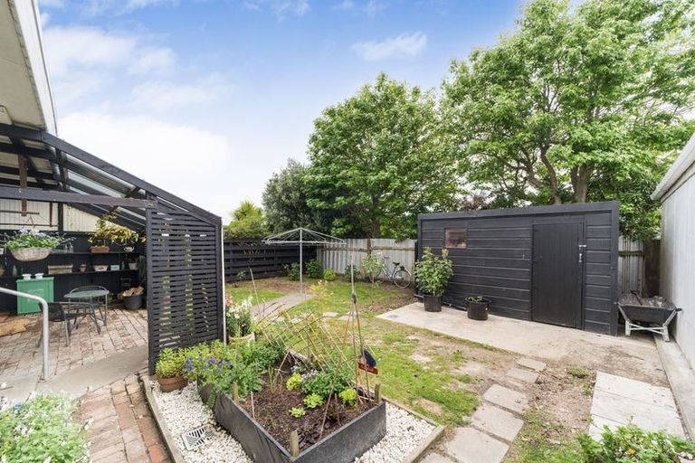 Photo of property in 5a Palliser Place, Milson, Palmerston North, 4414