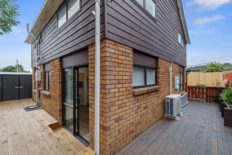 Photo of property in 2/11 Halsey Road, Manurewa, Auckland, 2102