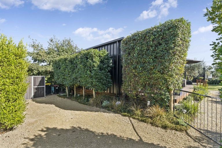 Photo of property in 2 Burgundy Drive, Martinborough, 5711