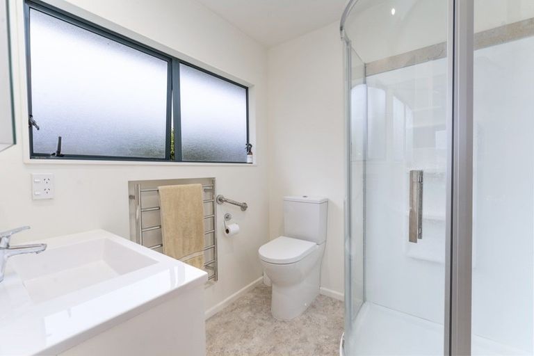 Photo of property in 8 Leigh Place, Paraparaumu Beach, Paraparaumu, 5032