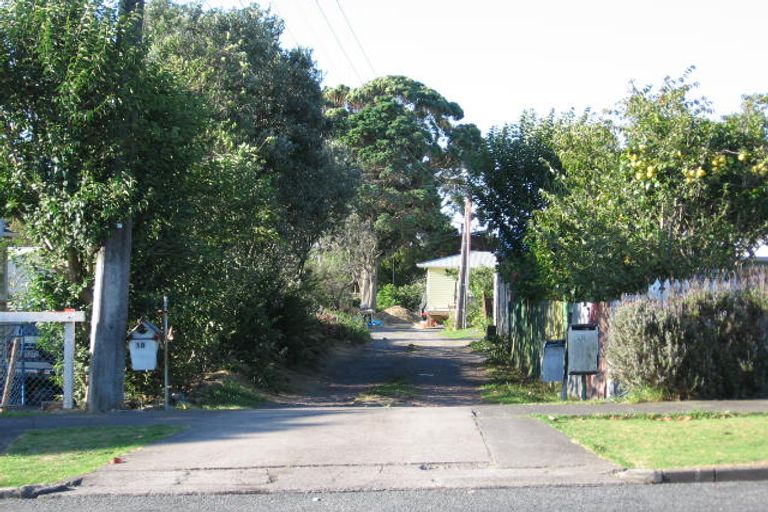 Photo of property in 20 Islington Avenue, New Lynn, Auckland, 0600
