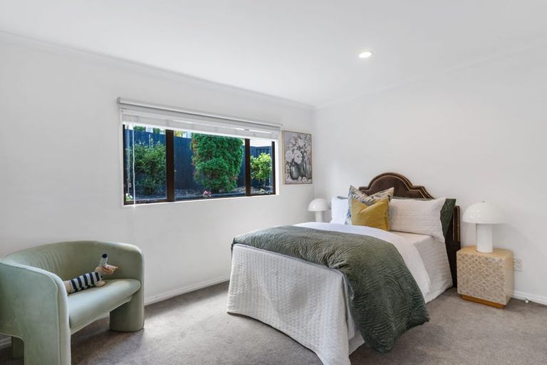 Photo of property in 28a Woodstock Road, Forrest Hill, Auckland, 0620