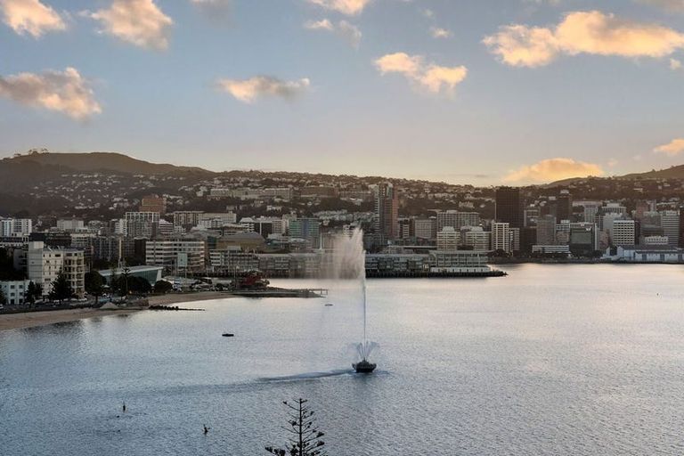 Photo of property in 4/308 Oriental Parade, Oriental Bay, Wellington, 6011