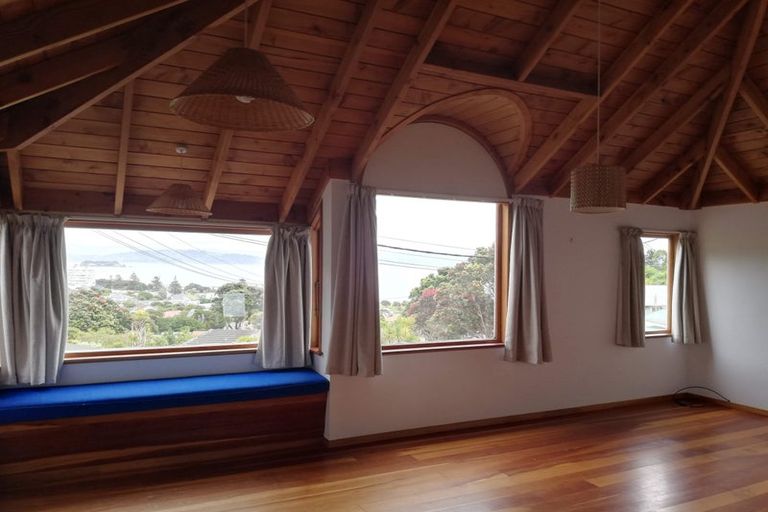 Photo of property in 43 Totara Street, Eastbourne, Lower Hutt, 5013
