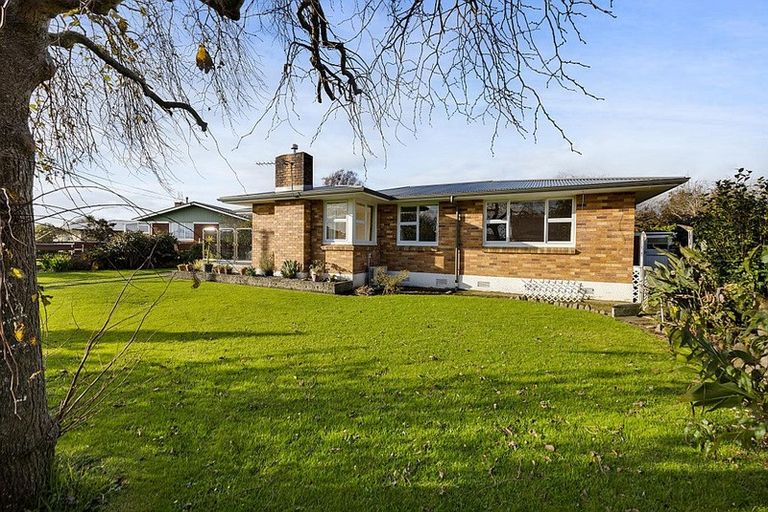 Photo of property in 6 Davidson Street, Hawera, 4610