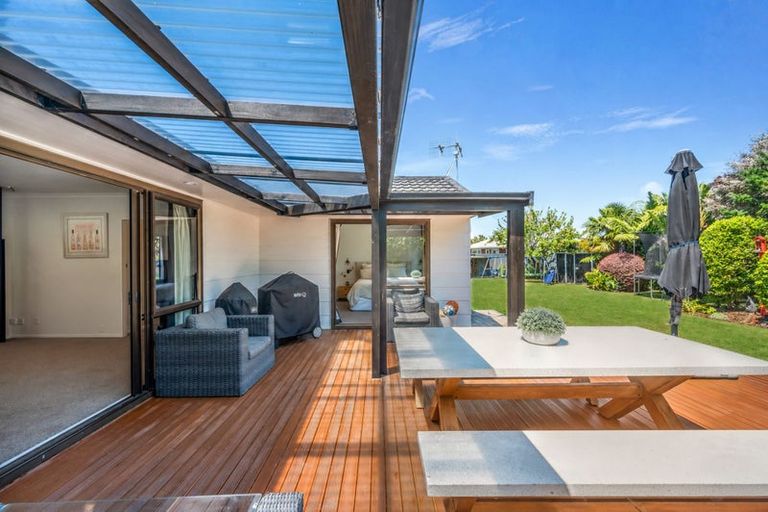 Photo of property in 27 Mckeefry Avenue, Greenmeadows, Napier, 4112