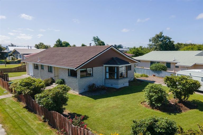 Photo of property in 22 Parsonage Road, Waimate, 7924