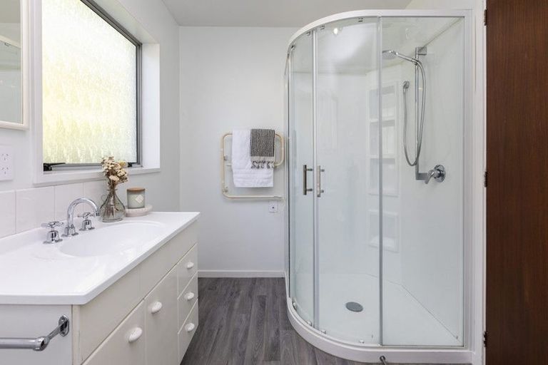 Photo of property in 34 Greers Road, Burnside, Christchurch, 8041