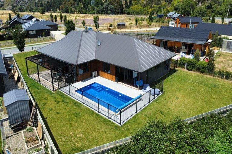 Photo of property in Luggate Park, 20 Cooper Crescent, Luggate, Cromwell, 9383