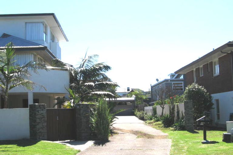 Photo of property in 2/22 Tiri Road, Milford, Auckland, 0620