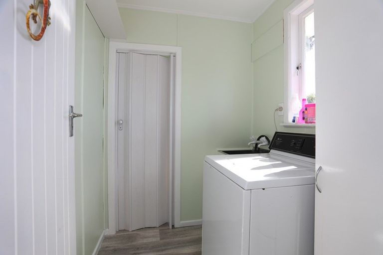 Photo of property in 1 Oaklea Avenue, Marton, 4710