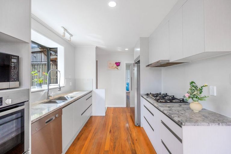 Photo of property in 1/12 Seaview Road, Glenfield, Auckland, 0629