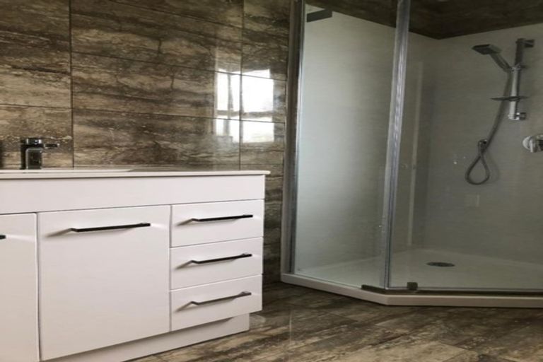 Photo of property in 62b Birkdale Road, Birkdale, Auckland, 0626