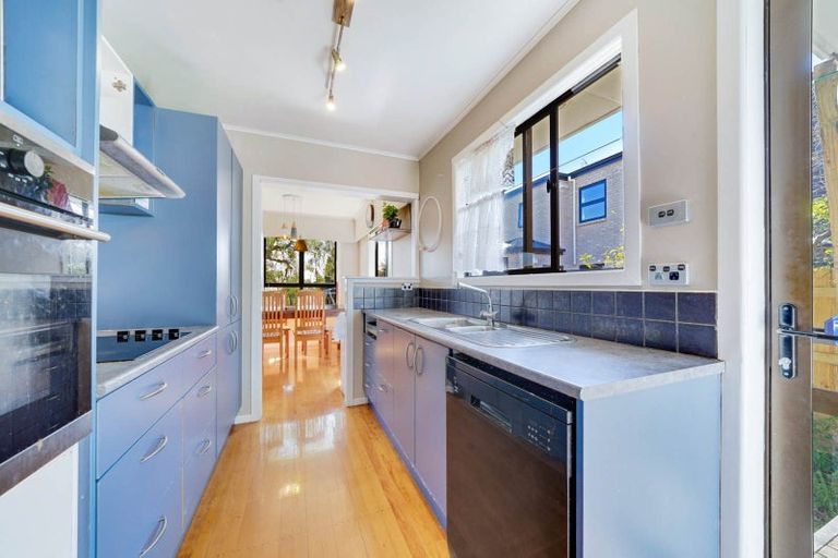 Photo of property in 54 Tiraumea Drive, Pakuranga, Auckland, 2010