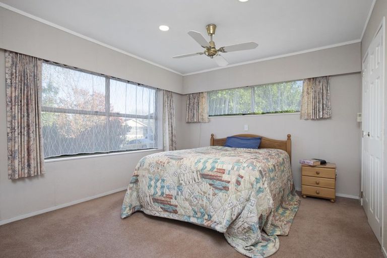 Photo of property in 27 Rushgreen Avenue, Pahurehure, Papakura, 2113