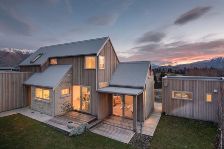 Photo of property in 15 Shaw Street, Arrowtown, 9302