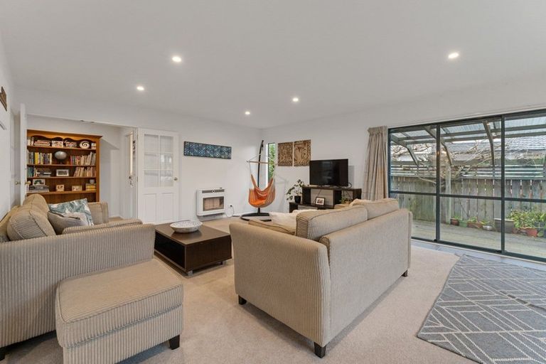 Photo of property in 8 Leigh Place, Paraparaumu Beach, Paraparaumu, 5032