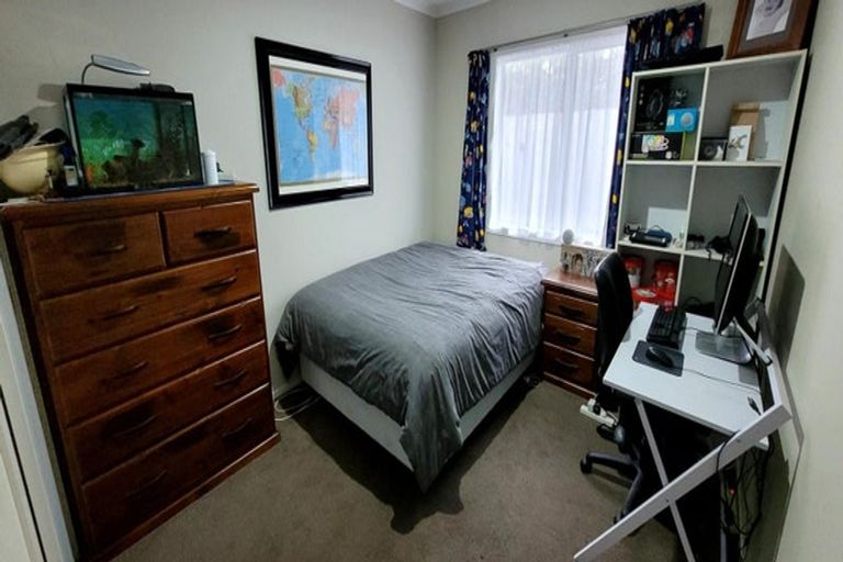 Photo of property in 12a Kervil Avenue, Te Atatu Peninsula, Auckland, 0610