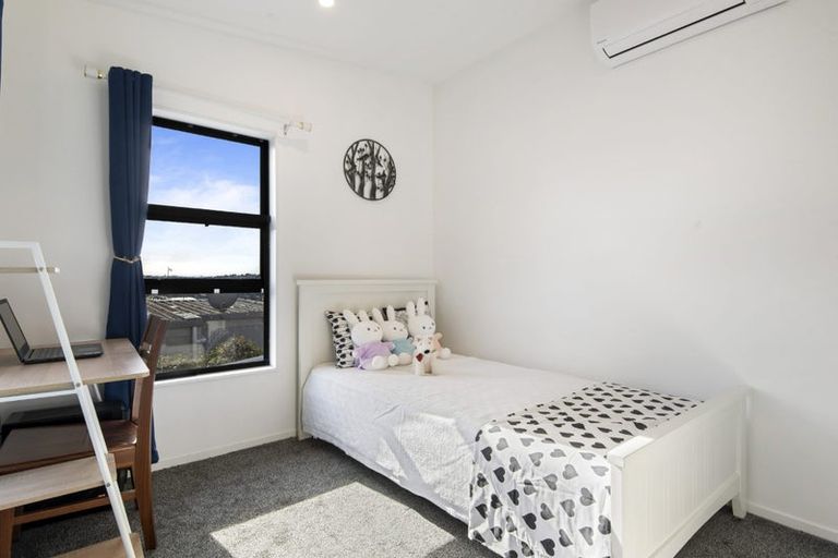 Photo of property in 61b Knights Road, Rothesay Bay, Auckland, 0630