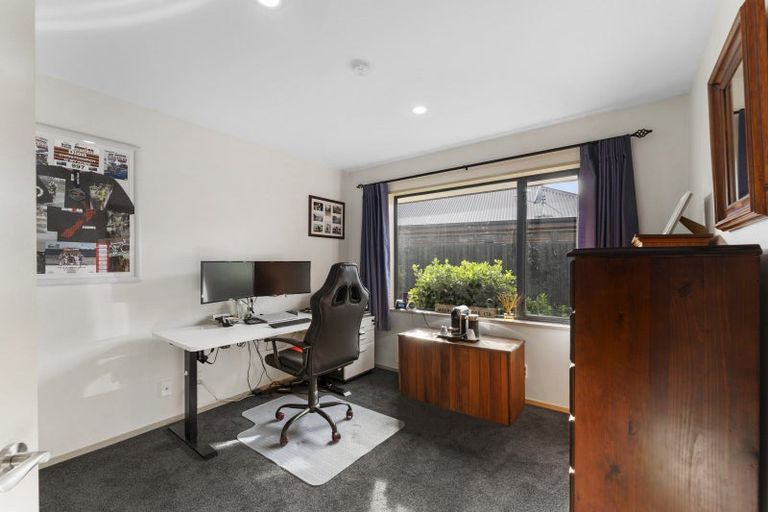 Photo of property in 5 Hideaway Gate, Parklands, Christchurch, 8083
