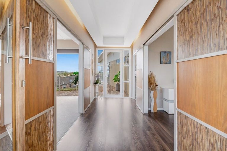 Photo of property in 21 Grand Drive, Orewa, 0931