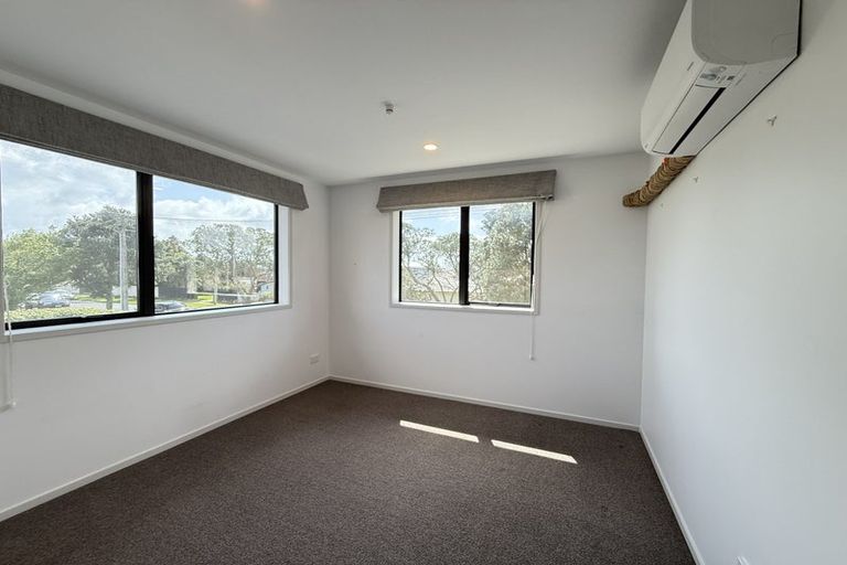 Photo of property in 8a Riverlea Avenue, Pakuranga, Auckland, 2010