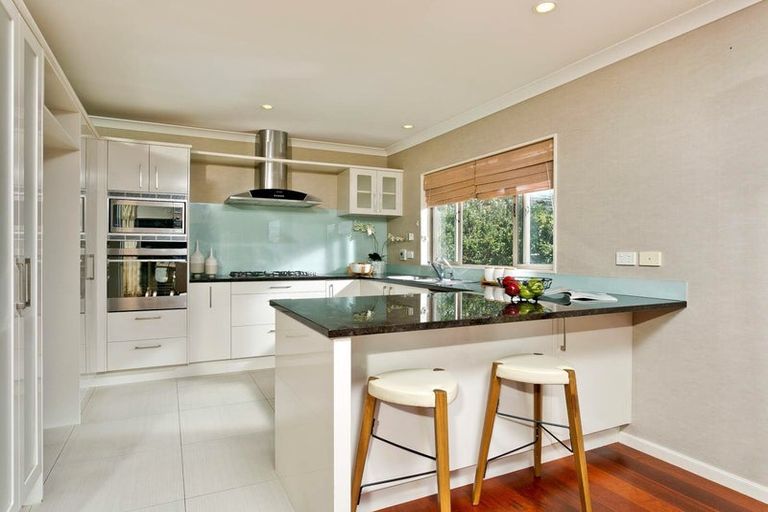 Photo of property in 7 Wye Oak Drive, Schnapper Rock, Auckland, 0632