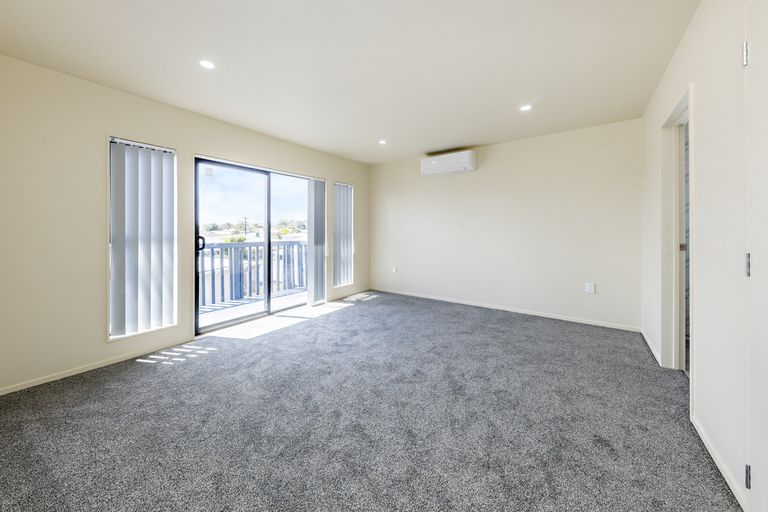 Photo of property in 59a Cedar Heights Avenue, Massey, Auckland, 0614