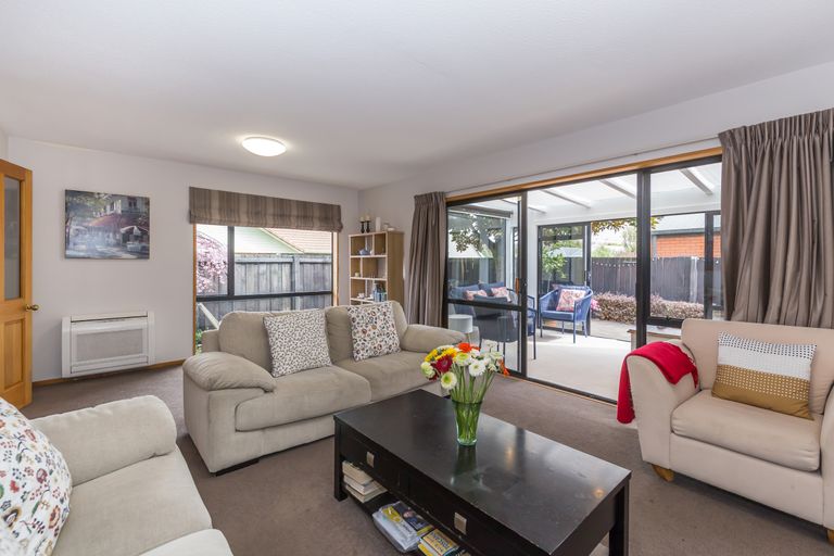 Photo of property in 8 Herbs Place, Cashmere, Christchurch, 8022