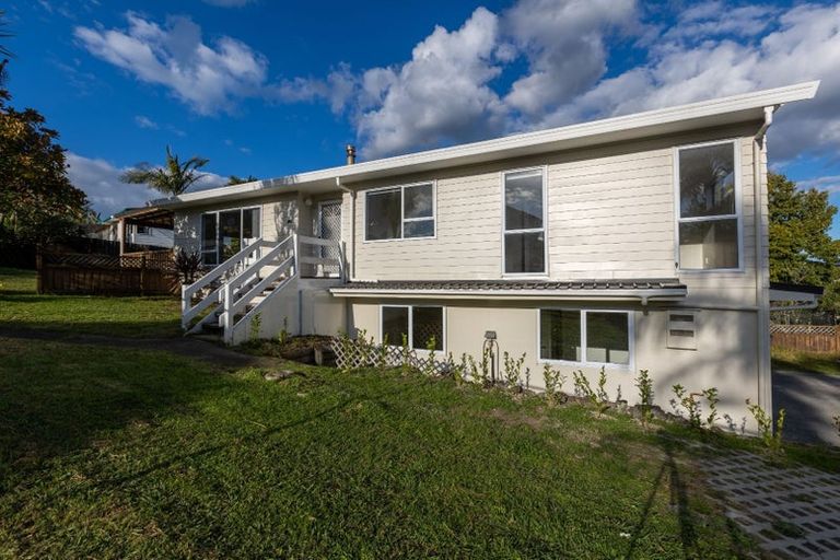 Photo of property in 115 Athena Drive, Totara Vale, Auckland, 0629