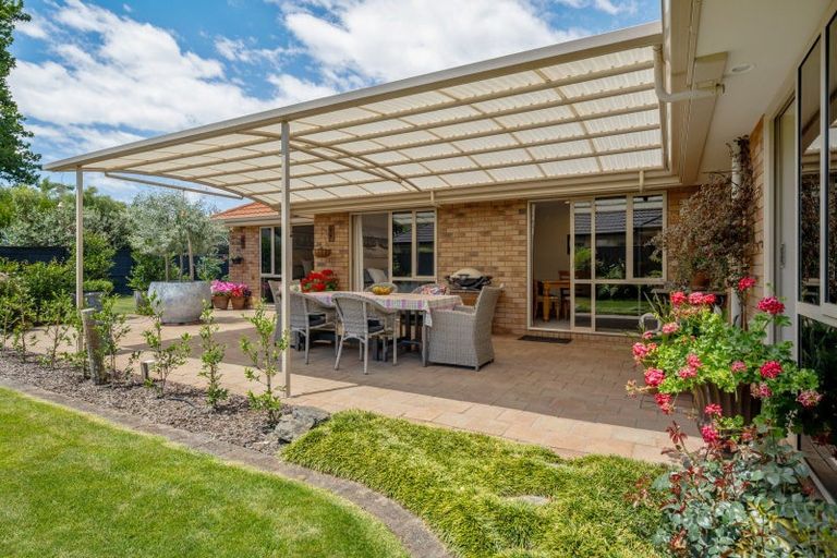 Photo of property in 32 Magnolia Drive, Springlands, Blenheim, 7201