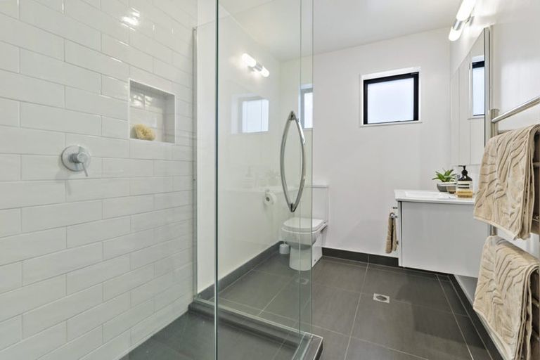 Photo of property in 18/104u Maupuia Road, Maupuia, Wellington, 6022