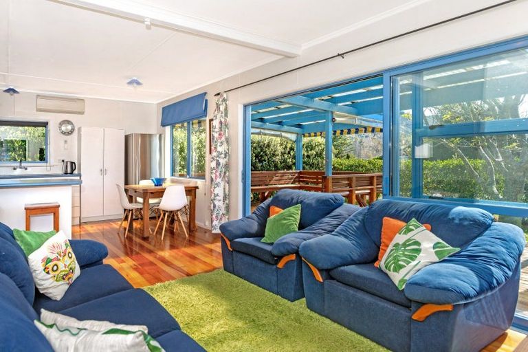 Photo of property in 3 Katrin Place, Mahia, 4198