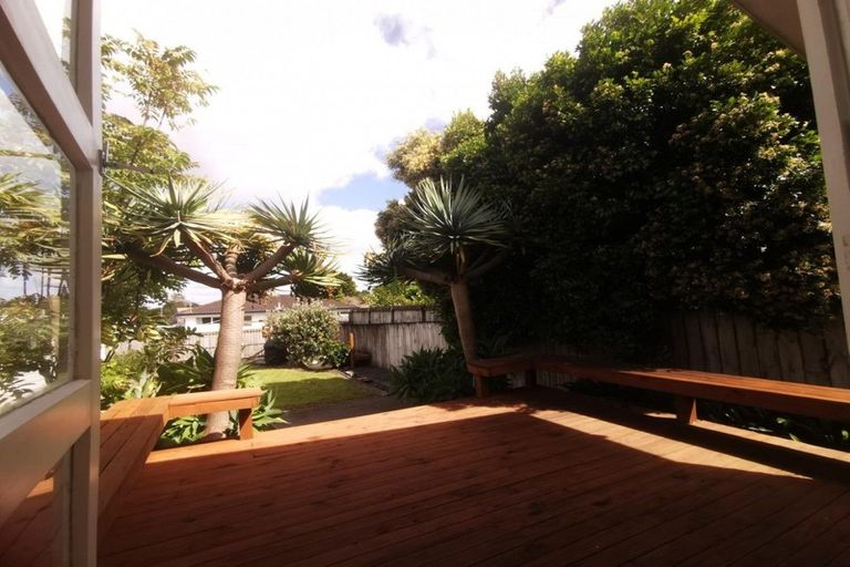 Photo of property in 47 Minaret Drive, Bucklands Beach, Auckland, 2014