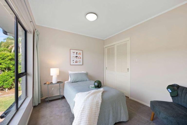 Photo of property in 6 Odin Place, Beach Haven, Auckland, 0626