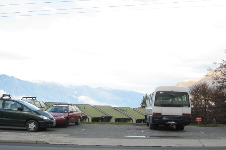 Photo of property in Alpine Meadows Apartments, 135a Fernhill Road, Fernhill, Queenstown, 9300